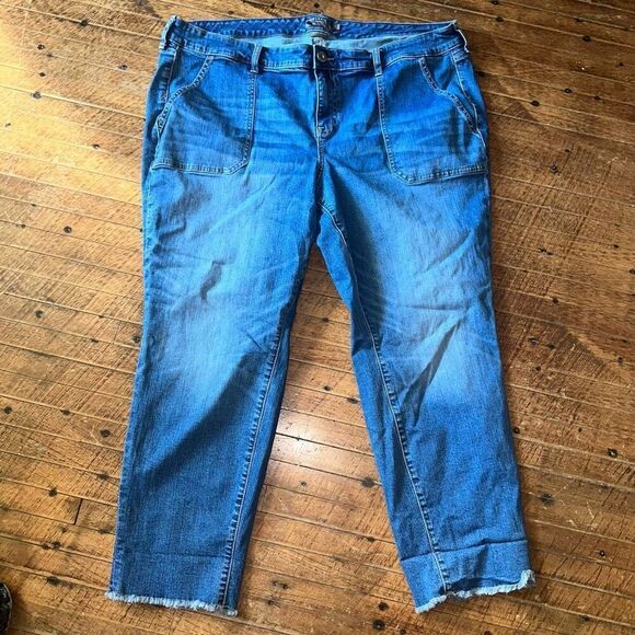 Torrid distressed raw hem 22 Boyfriend vintage stretch jeans - Picture 1 of 4